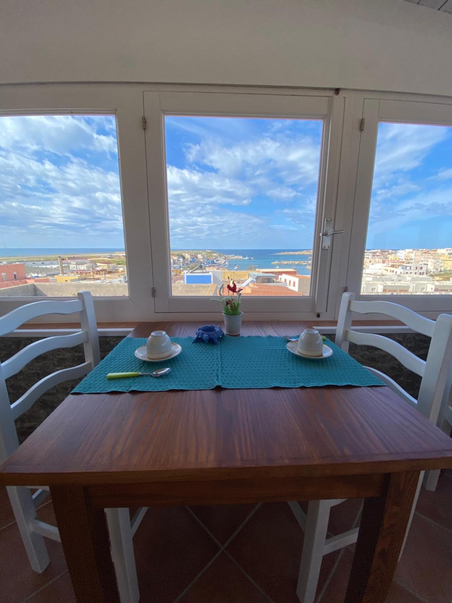 L'Olimpo Sul Mare Bed & Breakfast Лампедуза Екстериор снимка